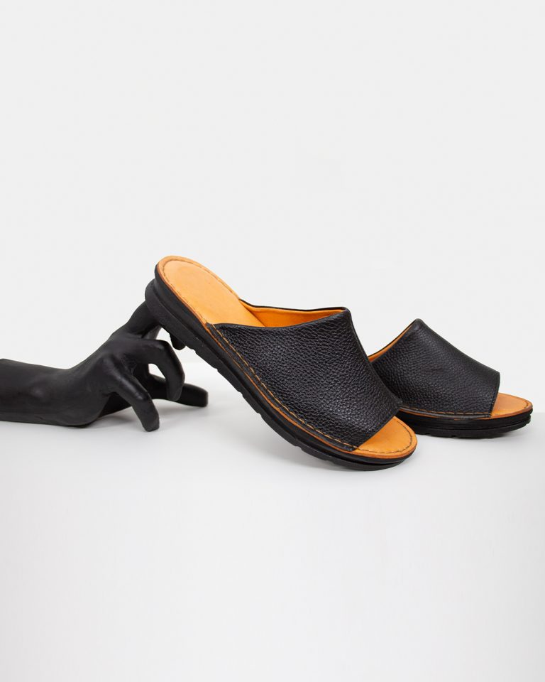 صندل چرمی دست‌دوز زنانه مدل «کلاسیک 105»