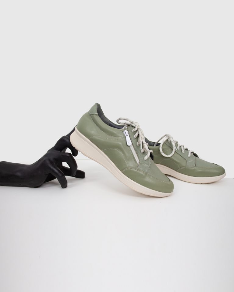 کفش چرمی زنانه دست‌دوز مدل «کلاسیک 111»