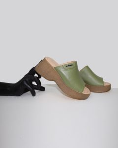 صندل چرمی زنانه دست‌دوز مدل «کلاسیک 115»